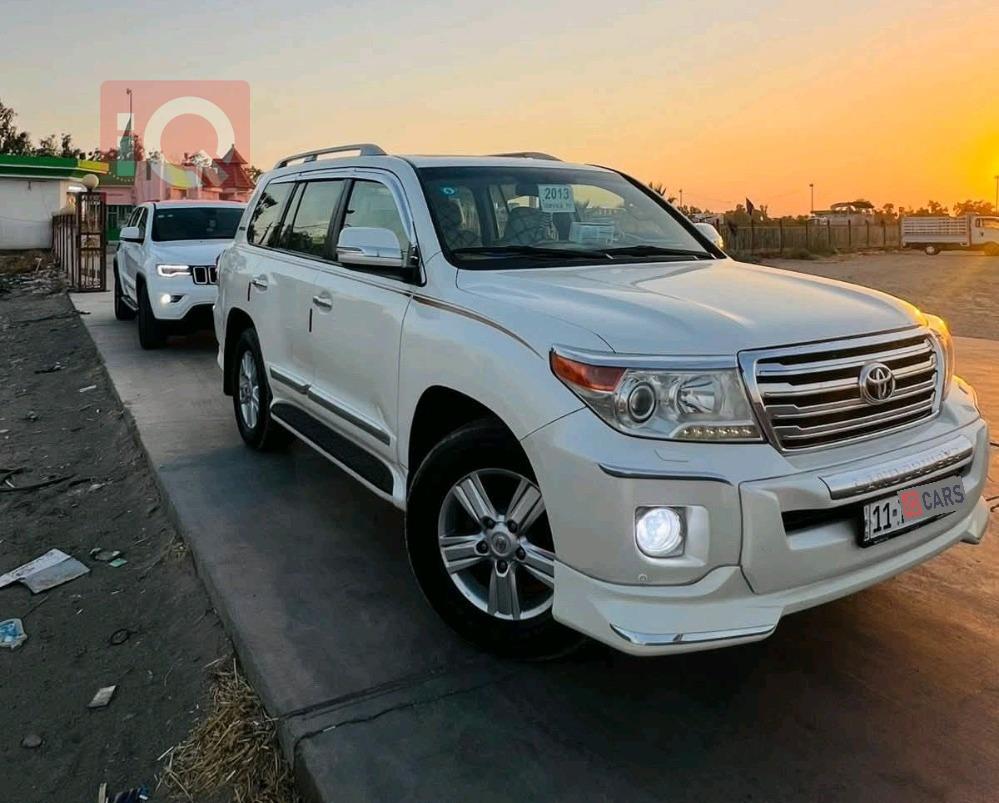 تۆیۆتا لاند کروزەر